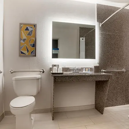 Comfort Inn & Suites New Orleans Airport North Kenner Esterno foto