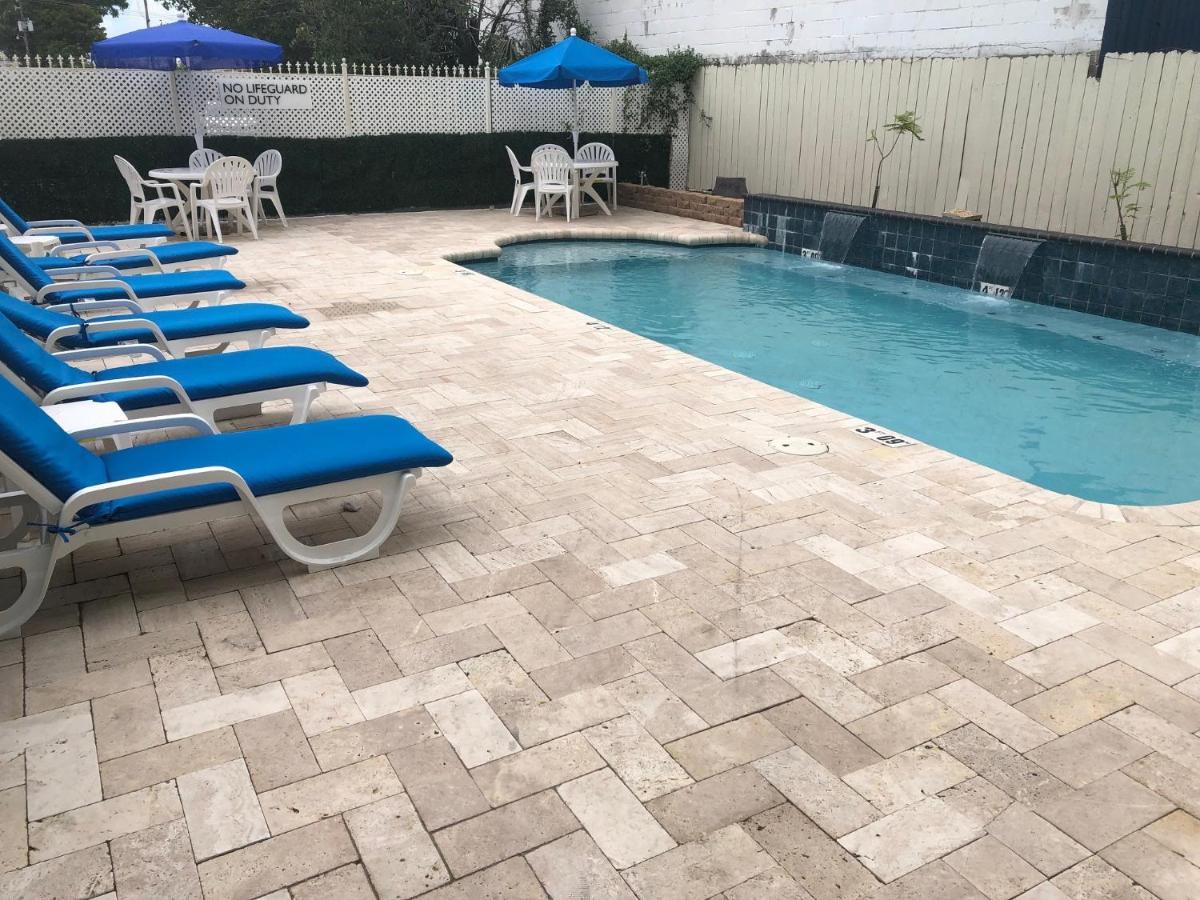 Comfort & New Orleans Airport North Hotel 2*