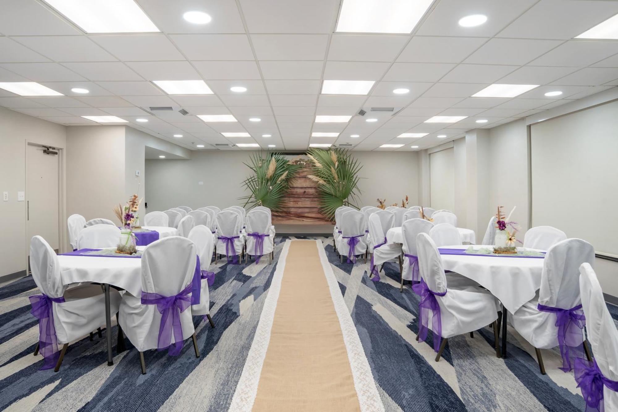 Comfort & New Orleans Airport North Hotel 2*