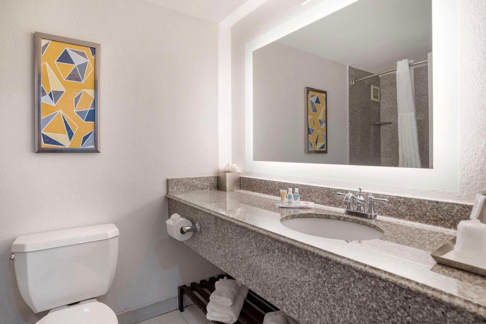Hotel Comfort & New Orleans Airport North 2*