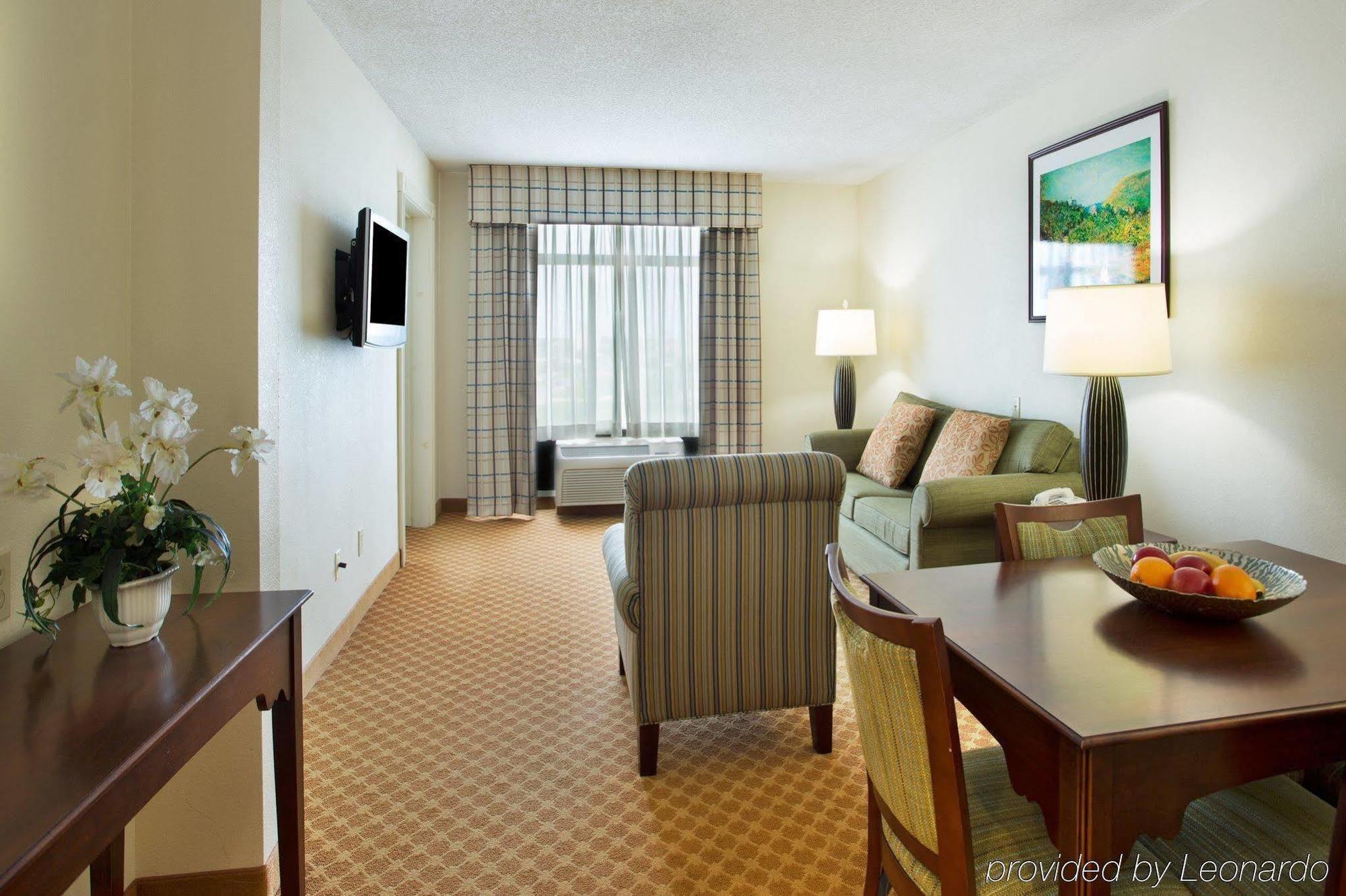 Comfort & New Orleans Airport North Hotel 2*